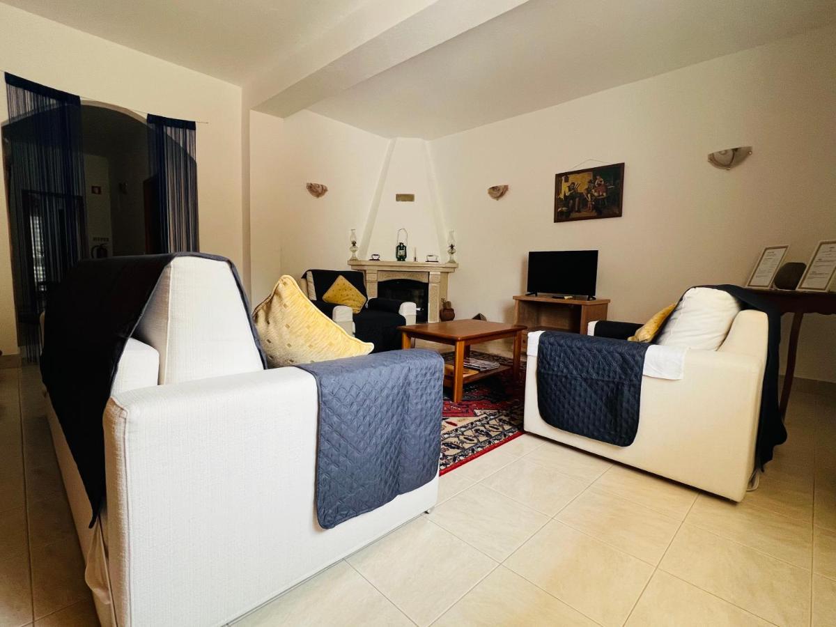 Vila Flora Santa Bárbara de Nexe Exteriér fotografie