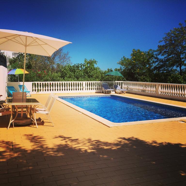 Vila Flora Santa Bárbara de Nexe Pokoj fotografie